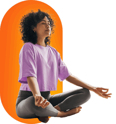 Eine Frau macht Yoga.